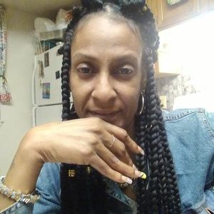 Meet your Posher, Nakeya